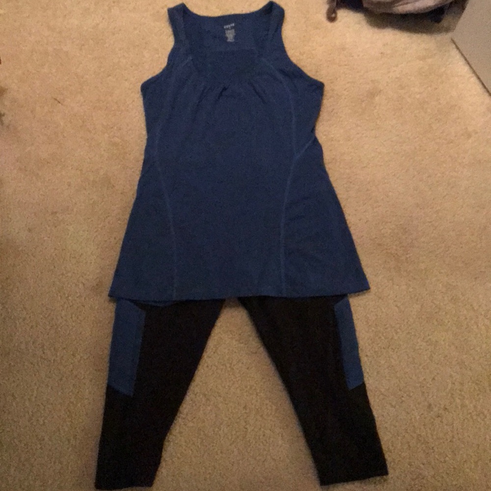 Zobha Workout Outfit- Tank & Capris